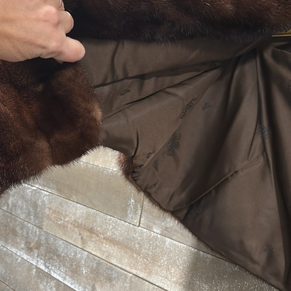 Peter Duffy Fur shoulder cape - Picture 3 of 10